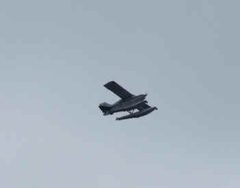 Flying boat ove Lough Erne Jan 2008@75.jpg (30662 bytes)