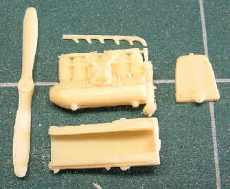 Macchi_M9_engine.jpg (120025 bytes)